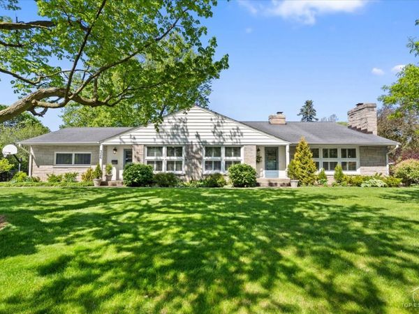 326 Charles Street , Geneva, IL 60134