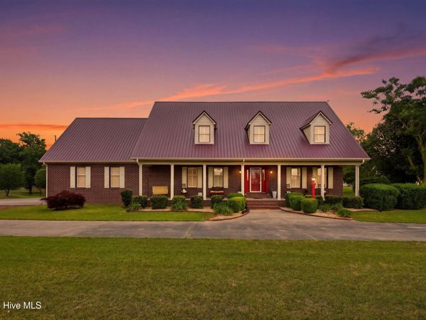 2000 Moltonville Road , Clinton, NC 28328