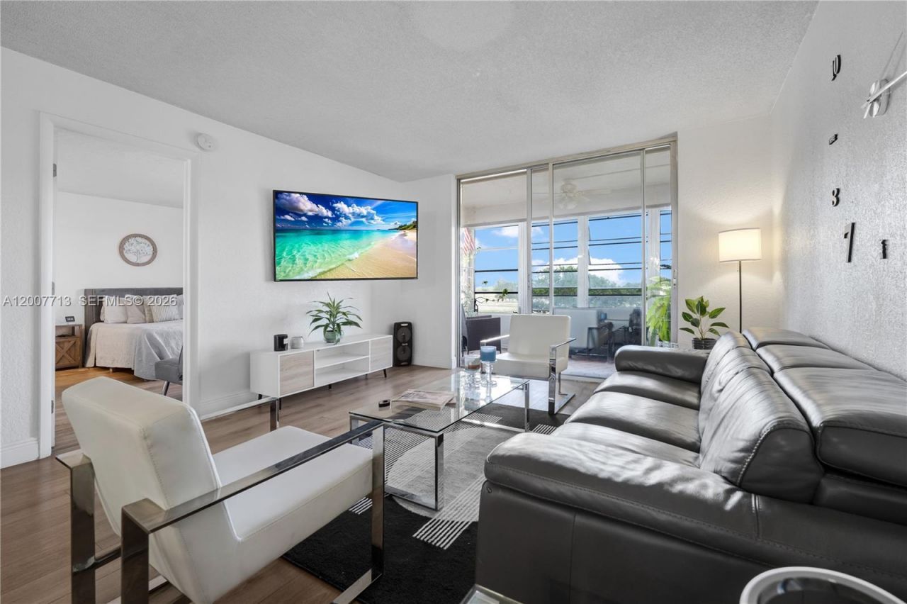 2551 Aragon Blvd, Unit 411, Sunrise, FL 33322 Photo