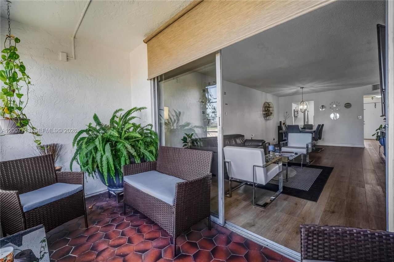 2551 Aragon Blvd, Unit 411, Sunrise, FL 33322 Photo