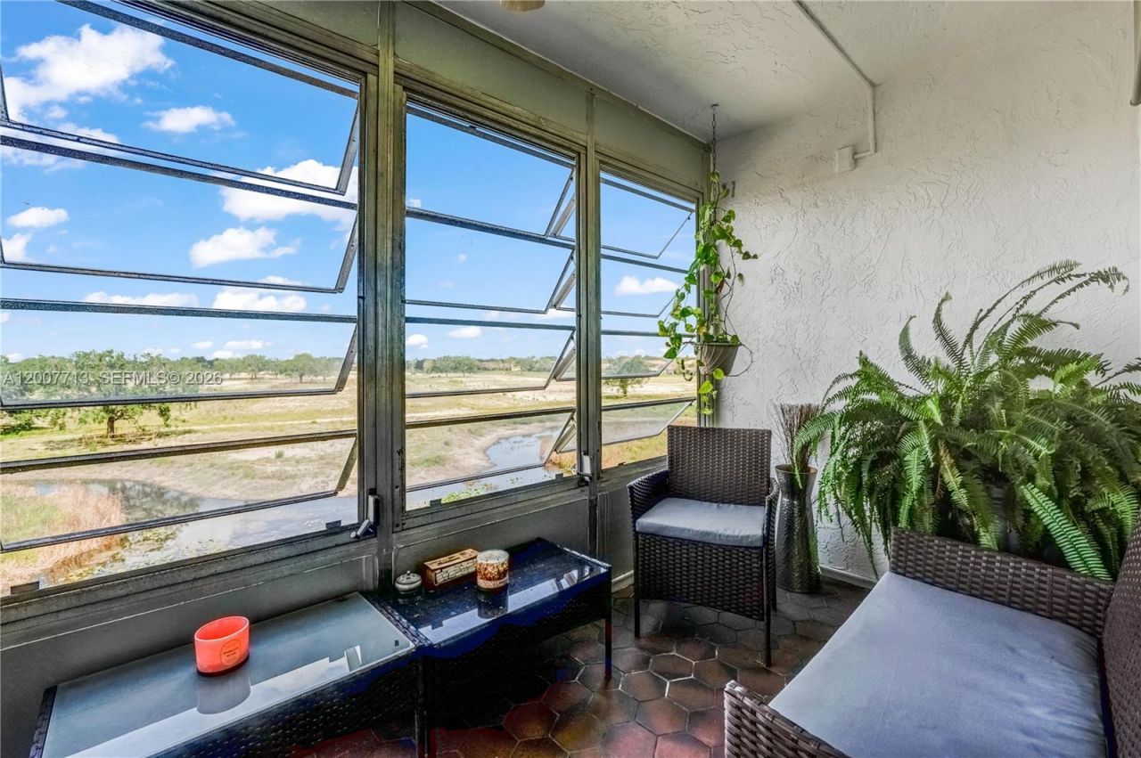 2551 Aragon Blvd, Unit 411, Sunrise, FL 33322 Photo