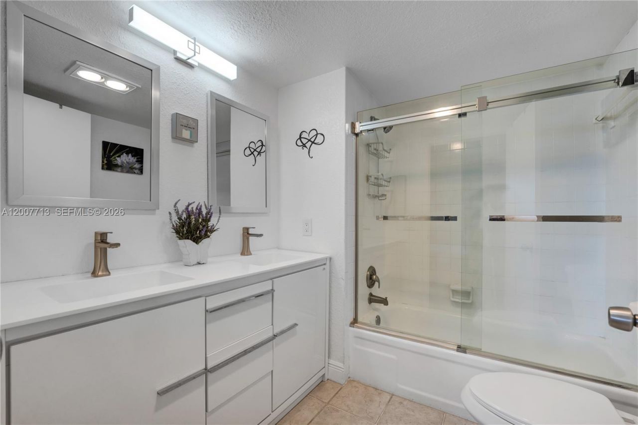 2551 Aragon Blvd, Unit 411, Sunrise, FL 33322 Photo