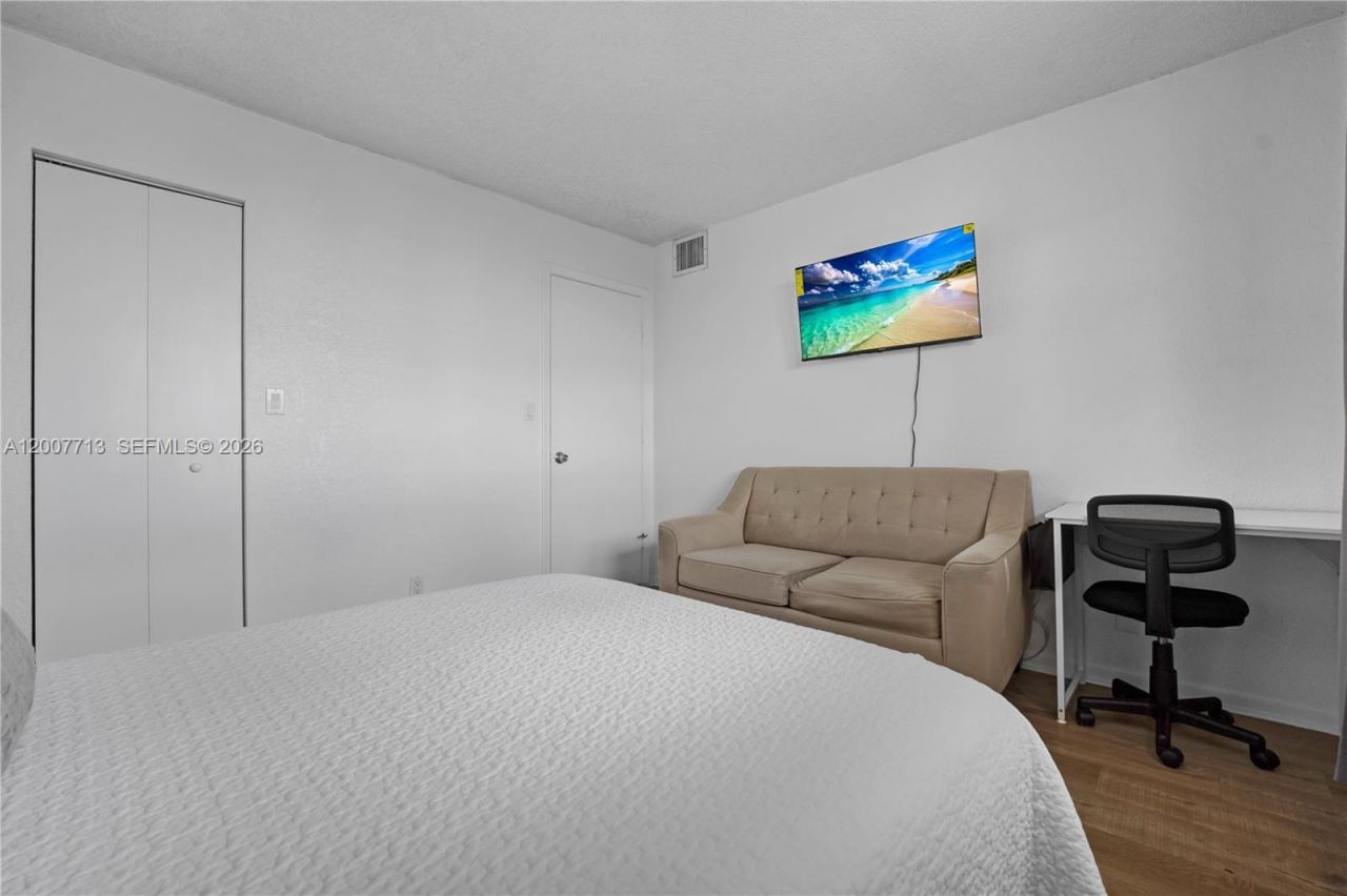 2551 Aragon Blvd, Unit 411, Sunrise, FL 33322 Photo
