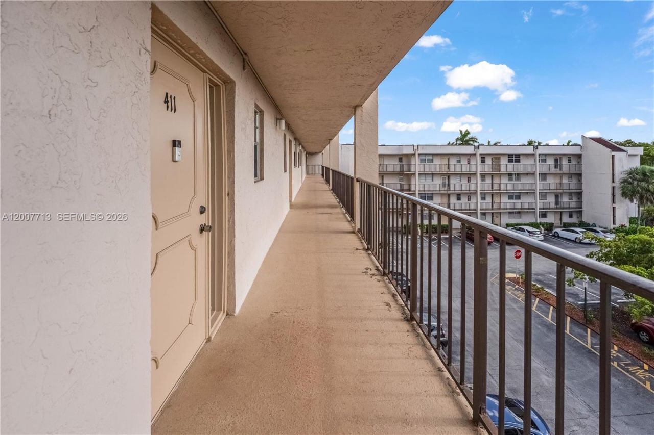 2551 Aragon Blvd, Unit 411, Sunrise, FL 33322 Photo