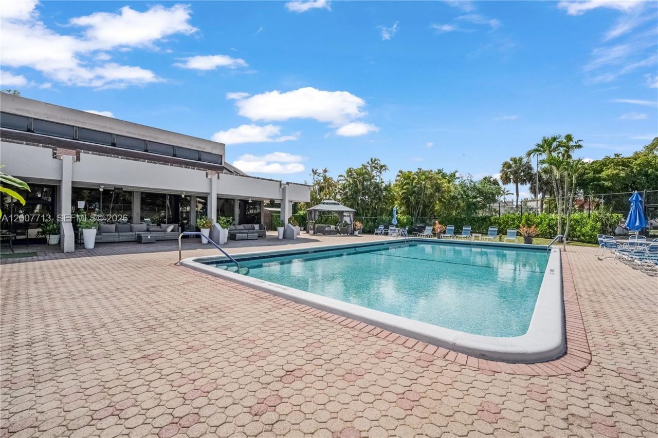 2551 Aragon Blvd, Unit 411, Sunrise, FL 33322 Photo