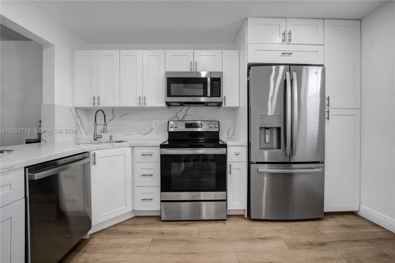 2551 Aragon Blvd, Unit 411, Sunrise, FL 33322 Photo