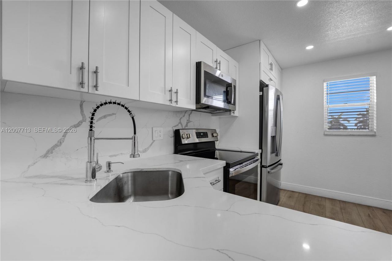 2551 Aragon Blvd, Unit 411, Sunrise, FL 33322 Photo