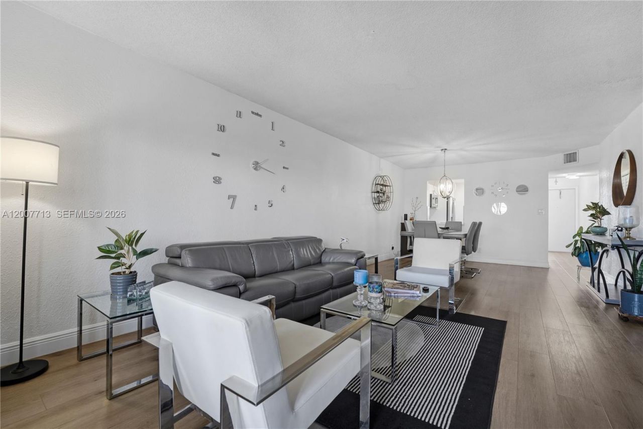 2551 Aragon Blvd, Unit 411, Sunrise, FL 33322 Photo