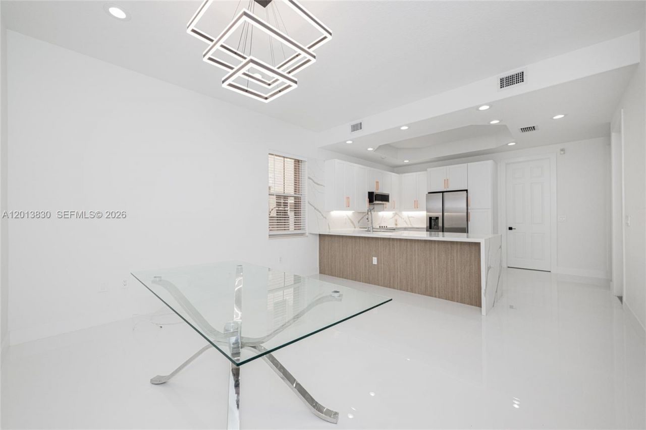 1455 Breakwater Ter , Hollywood, FL 33019 Photo