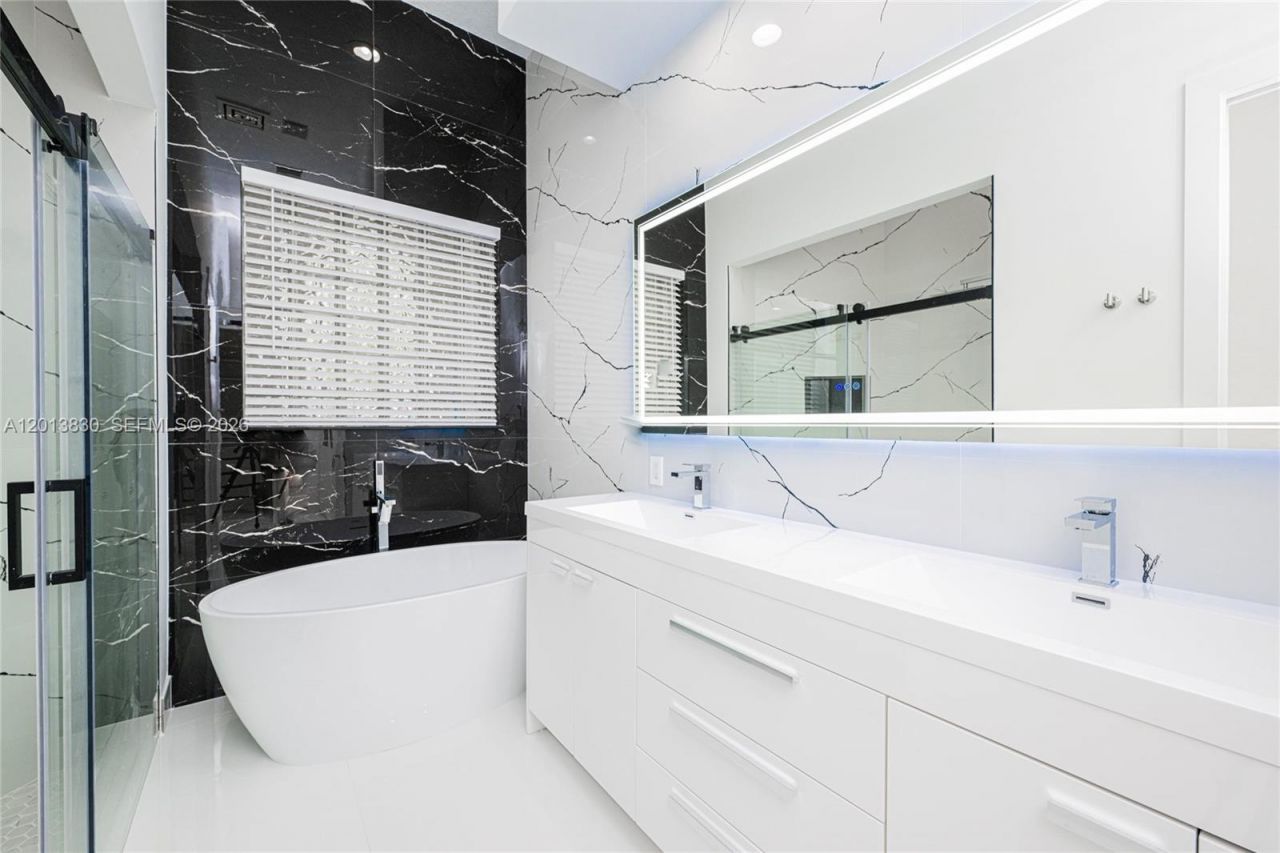 1455 Breakwater Ter , Hollywood, FL 33019 Photo