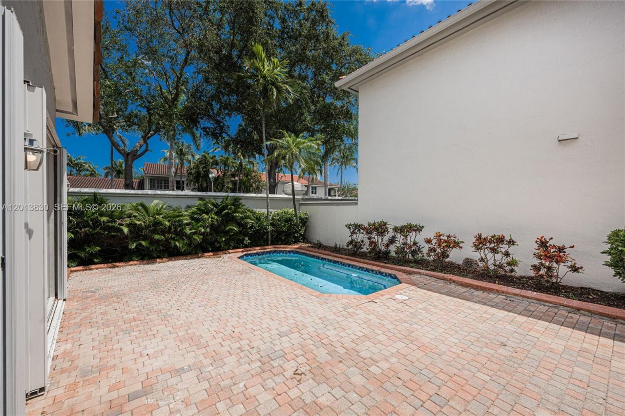 1455 Breakwater Ter , Hollywood, FL 33019 Photo