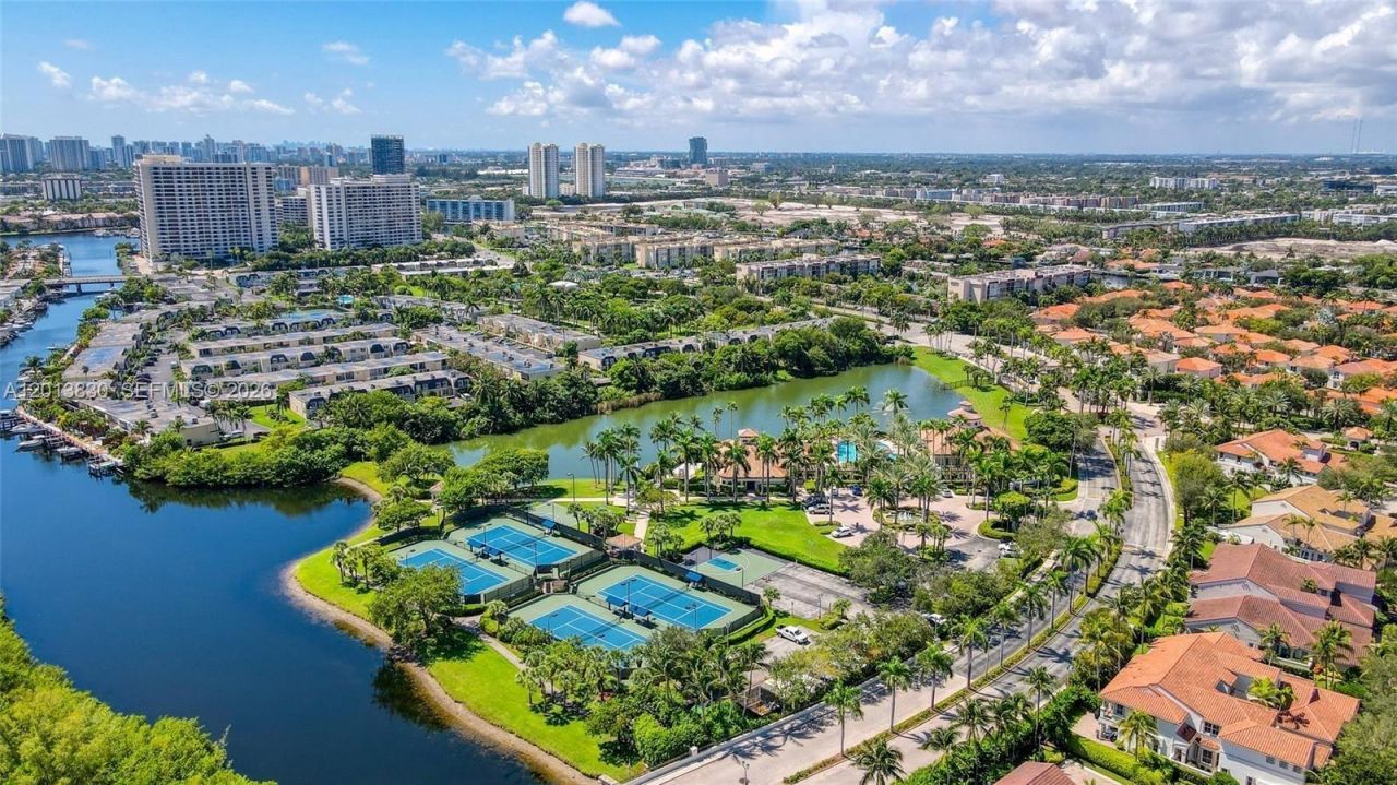 1455 Breakwater Ter , Hollywood, FL 33019 Photo