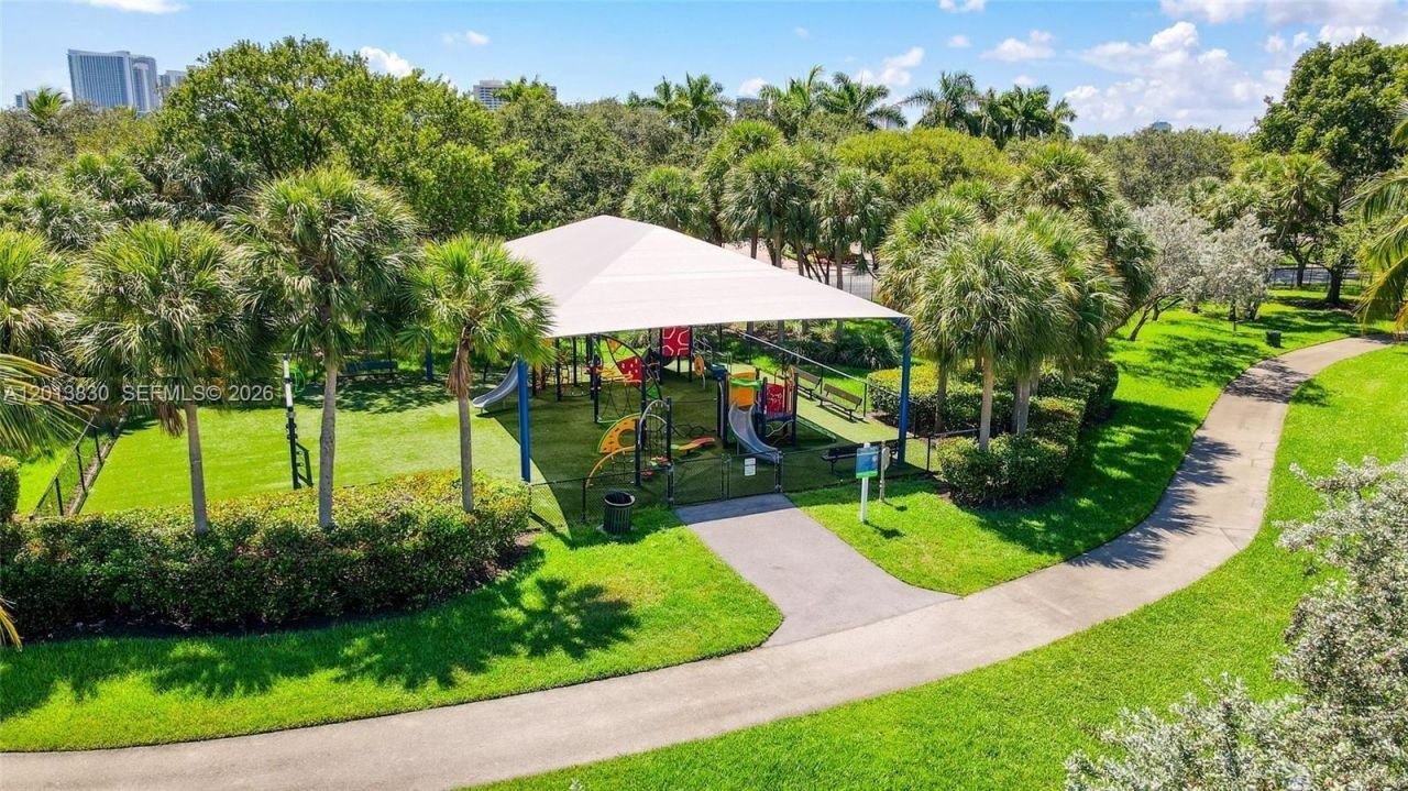 1455 Breakwater Ter , Hollywood, FL 33019 Photo