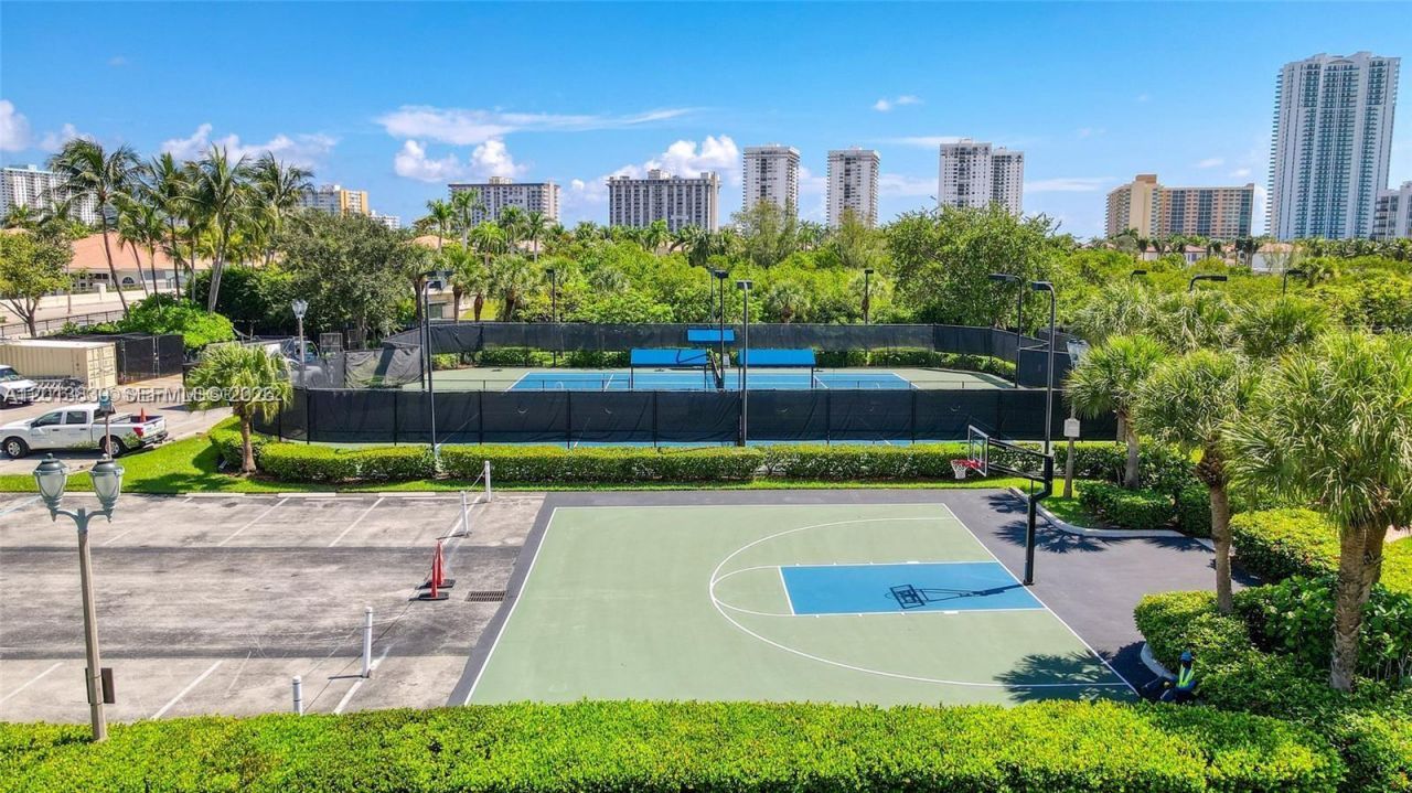 1455 Breakwater Ter , Hollywood, FL 33019 Photo