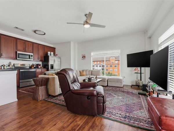 910 W 25th ST, Unit 507, Austin, TX 78705