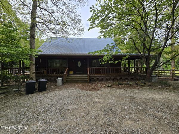 270 Maggie Valley Drive, Jamestown, TN 38556