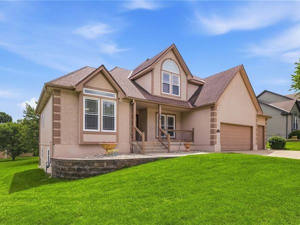 4333 SE Seattle Slew Drive, Lee's Summit, MO 64082