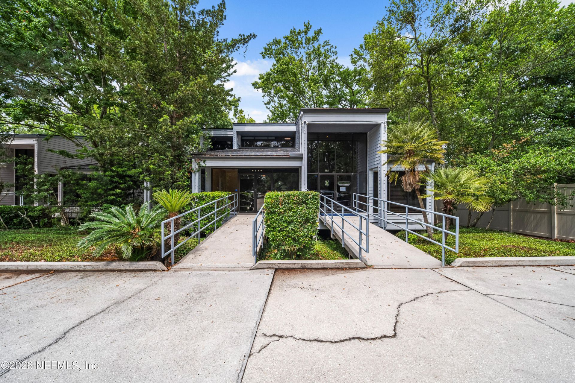8810 Goodbys Executive Drive, Jacksonville, FL 32217 Photo