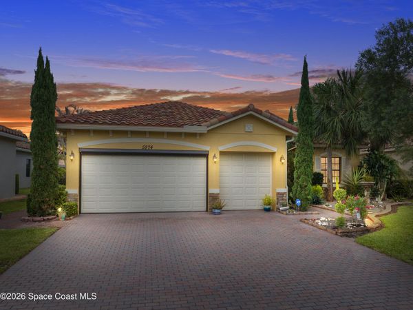 5574 49th Avenue , Vero Beach, FL 32967