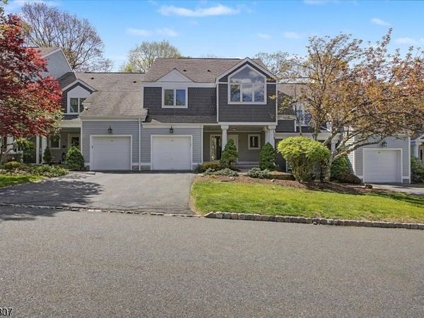 74 Cobbler Sq, Sparta, NJ 07871