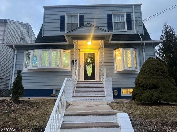 1090 Salem Rd, Union, NJ 07083