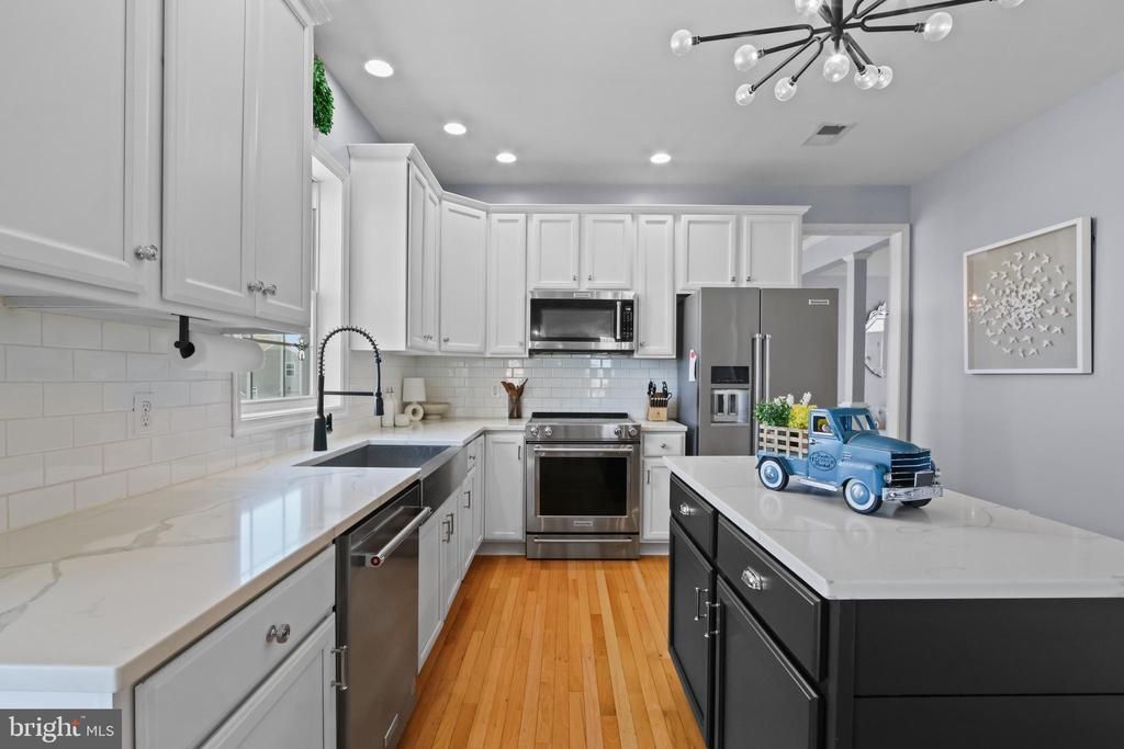 2255 REDWOOD DRIVE , SLATINGTON, PA 18080