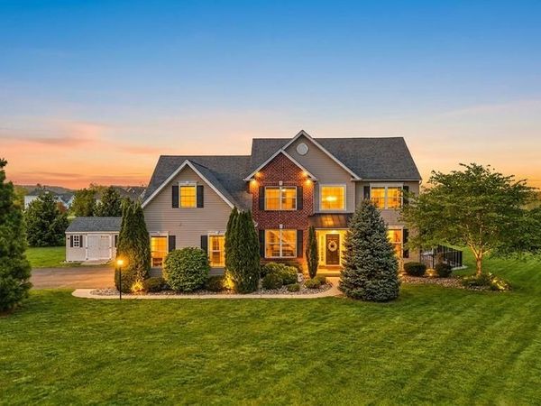 2255 REDWOOD DRIVE, SLATINGTON, PA 18080