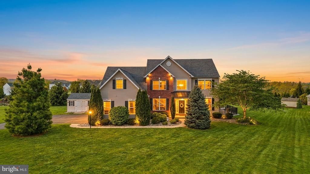 2255 REDWOOD DRIVE, SLATINGTON, PA 18080