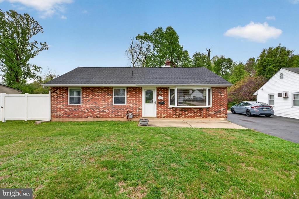 3528 WINDSOR DRIVE , BENSALEM, PA 19020