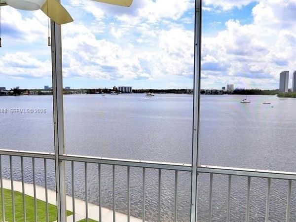 2920 Point East Dr , Unit N509, Aventura, FL 33160