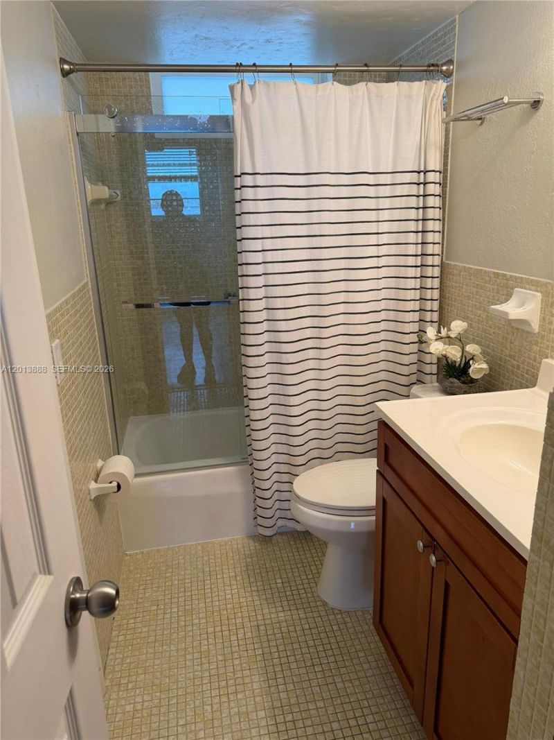 2920 Point East Dr, Unit N509, Aventura, FL 33160 Photo