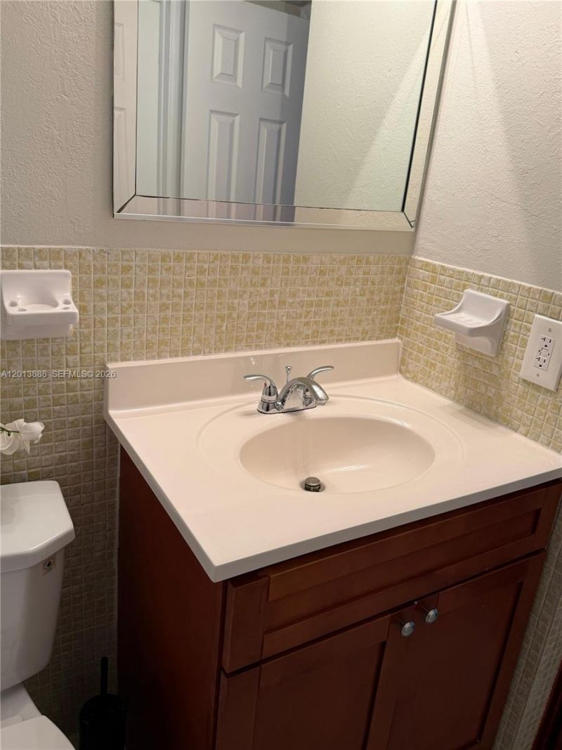 2920 Point East Dr, Unit N509, Aventura, FL 33160 Photo