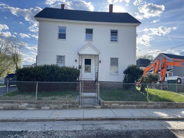 192 Hildreth St, Lowell, MA 01850
