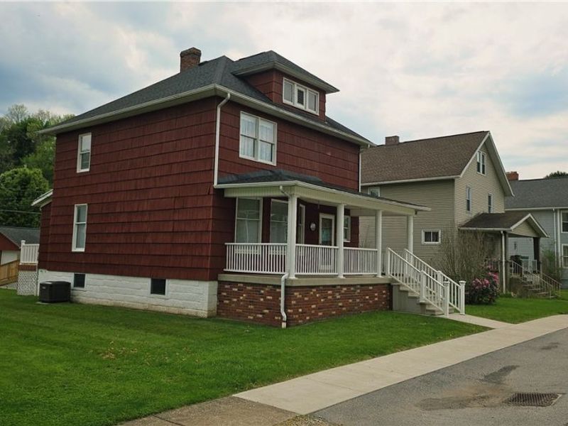 131 Sycamore Street, Adena, OH 43901 Photo 4