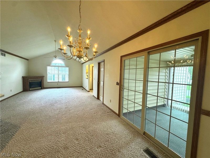 216 Village Court, Columbiana, OH 44408 Photo 11