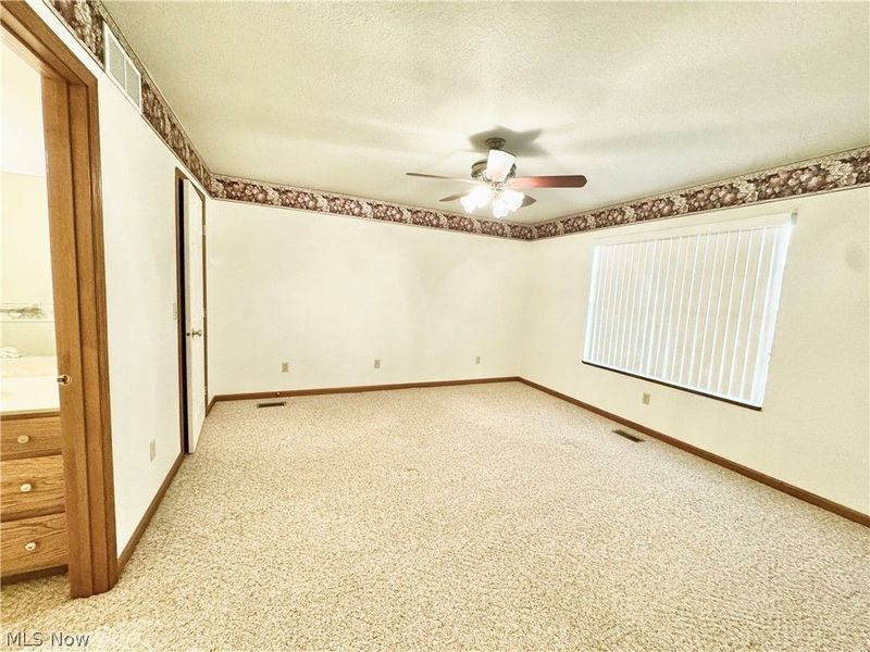 216 Village Court, Columbiana, OH 44408 Photo 14