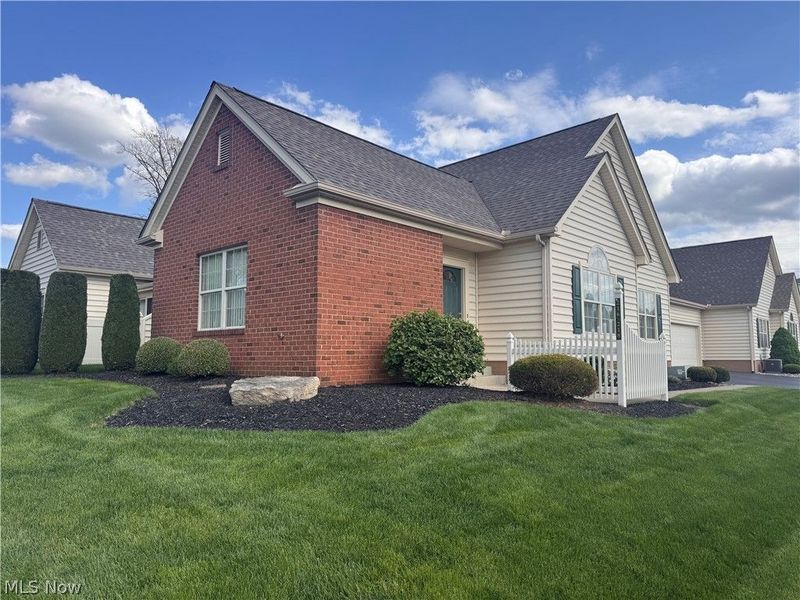 216 Village Court, Columbiana, OH 44408 Photo 4