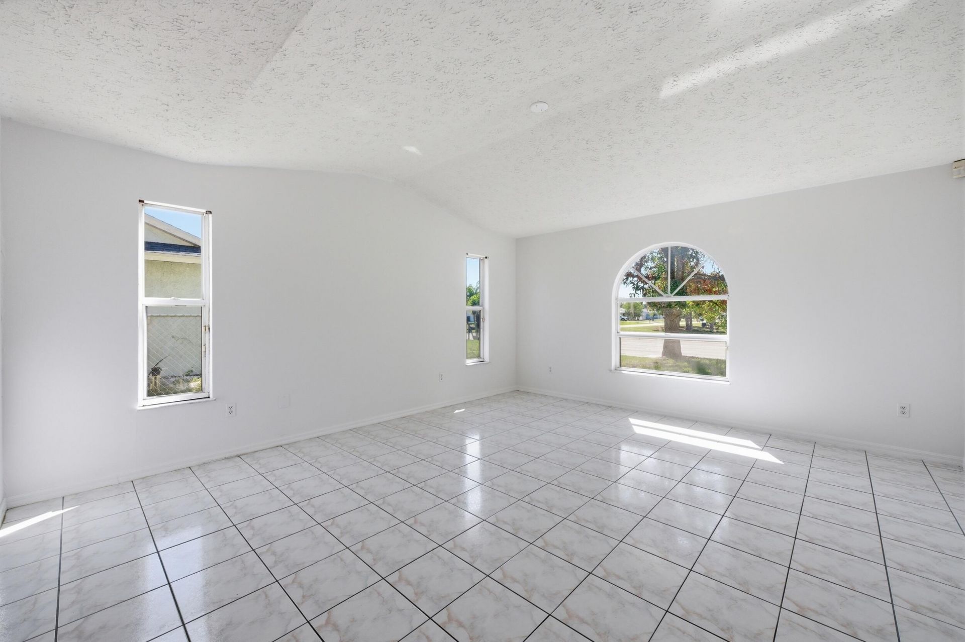 1371 SE Airoso Boulevard, Port Saint Lucie, FL 34983 Photo