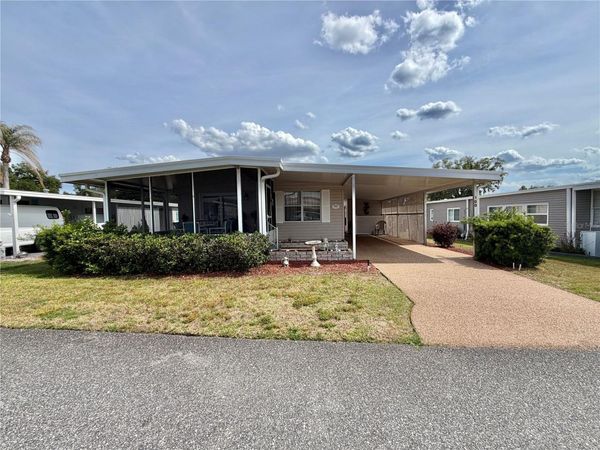 100 MARIGOLD STREET , LEESBURG, FL 34748