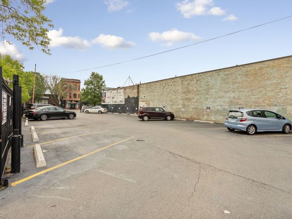 3273 W Fullerton Avenue , Chicago, IL 60647