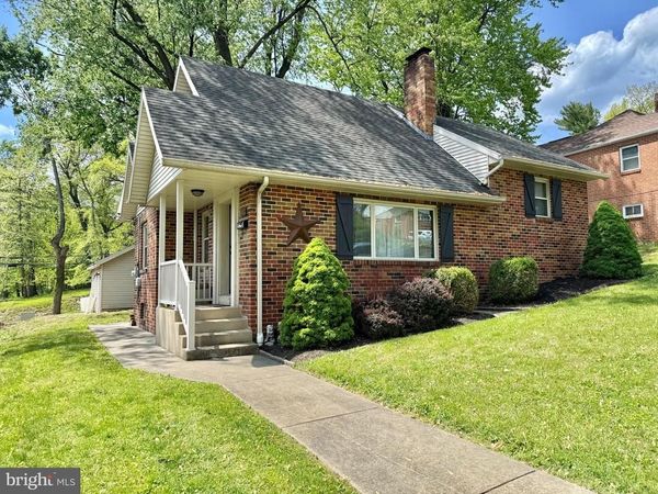 610 GEORGIAN PLACE , HARRISBURG, PA 17111