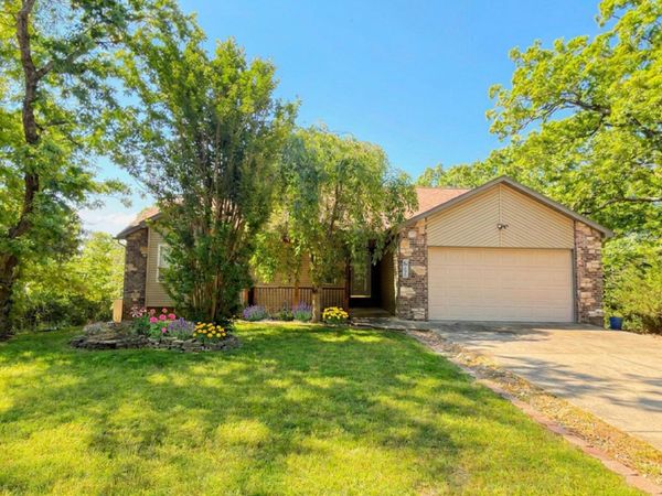 369 Crestview Drive, Ridgedale, MO 65739