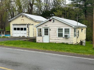 3565 N Creek Road, Palmyra, NY 14522