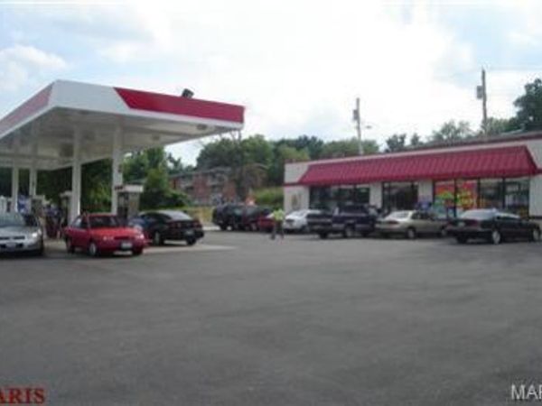8815 N Broadway, St Louis, MO 63147