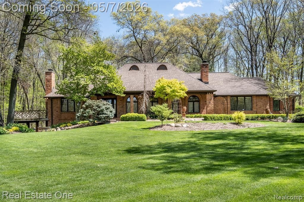785 Old Milford Farms, Milford Township, MI 48381 Main Photo