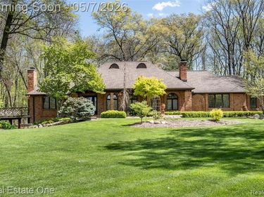 785 Old Milford Farms, Milford Twp, MI 48381