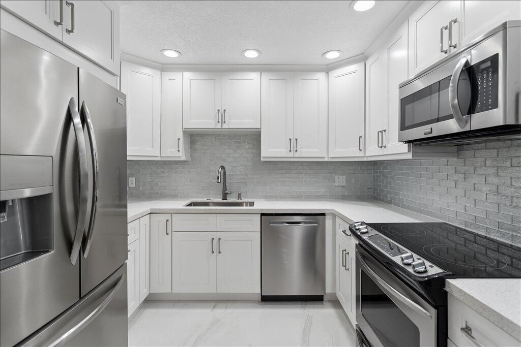 6379 Bay Club Drive, Unit 2, Fort Lauderdale, FL 33308 Photo