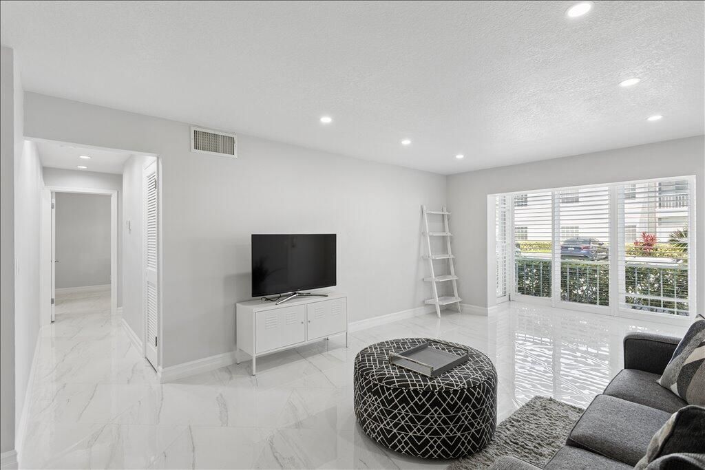 6379 Bay Club Drive, Unit 2, Fort Lauderdale, FL 33308 Photo