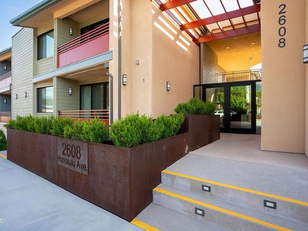 2608 Honolulu Avenue, Unit 208, Montrose, CA 91020