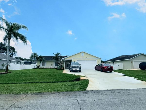 262 SW Parish Terrace, Port St. Lucie, FL 34984